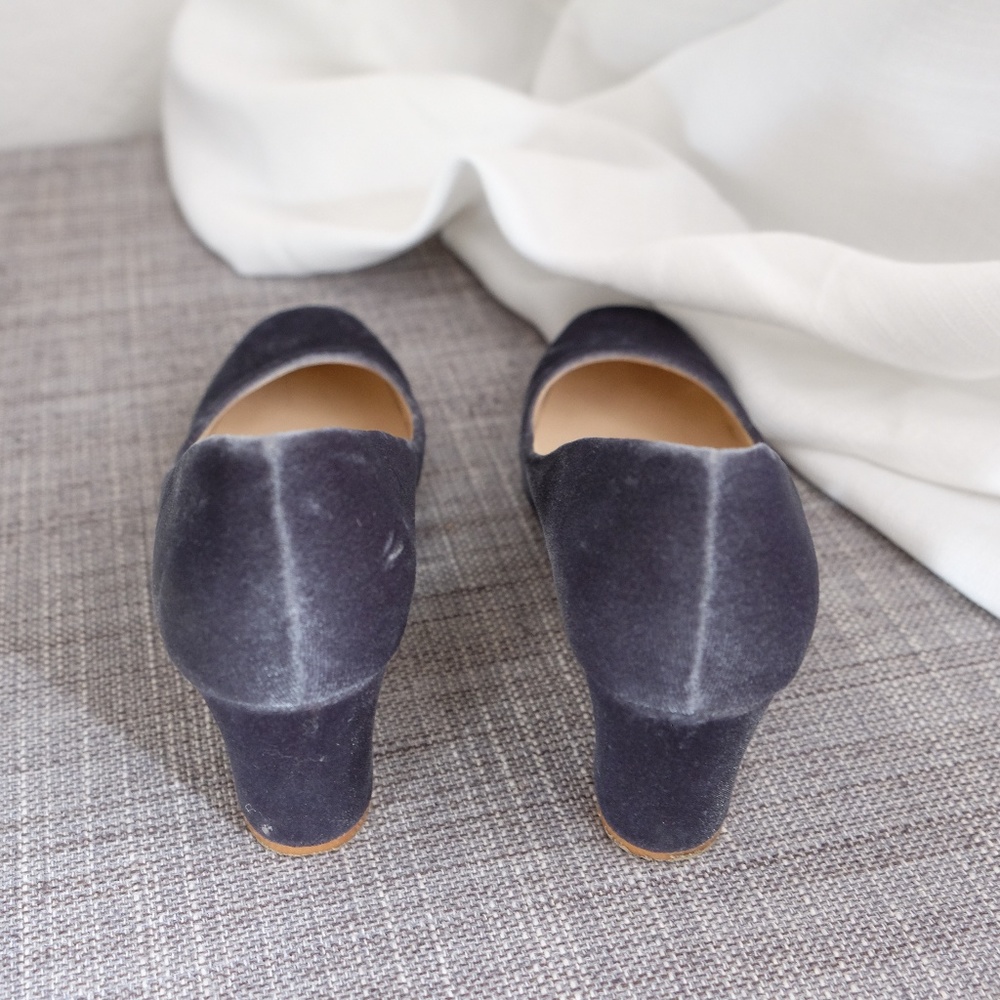 Velvet Heels - Picture 4 of 5